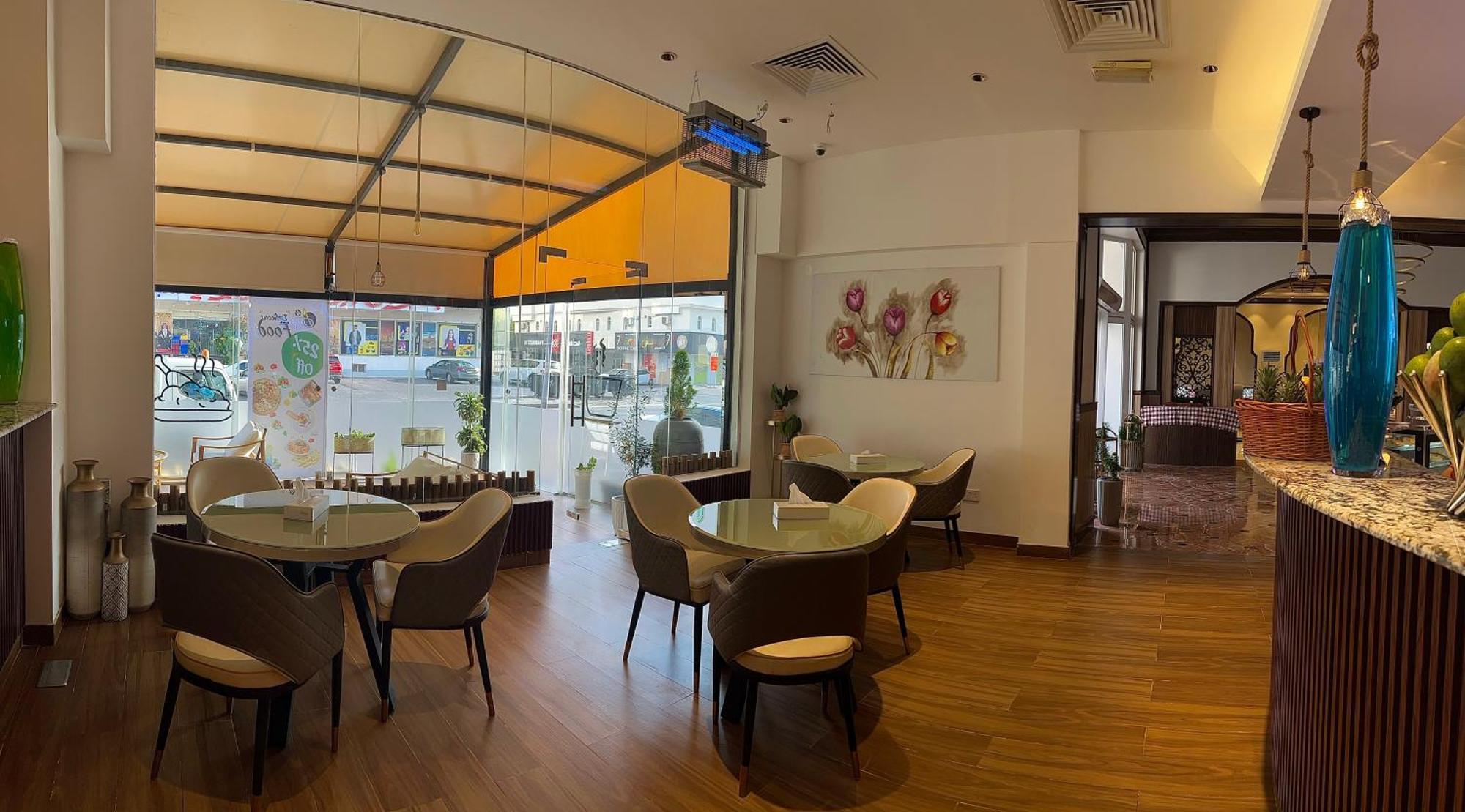 Al Maha Int Hotel Oman Маскат Екстериор снимка