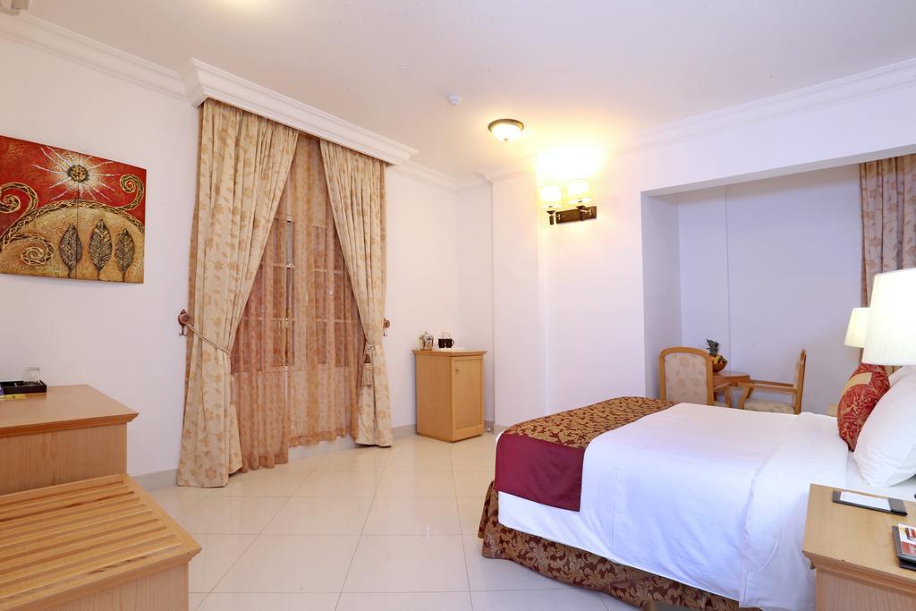 Al Maha Int Hotel Oman Маскат Екстериор снимка