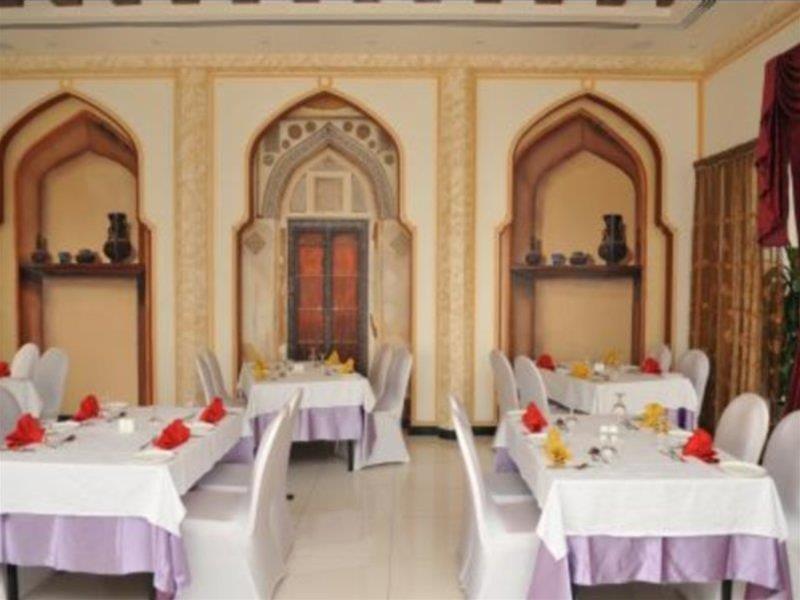Al Maha Int Hotel Oman Маскат Екстериор снимка